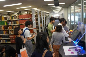 図書館のシステムを視察