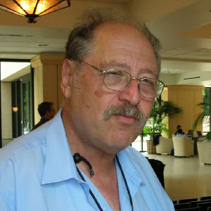 https://commons.wikimedia.org/wiki/File:Yossi_Vardi,_2005.jpg