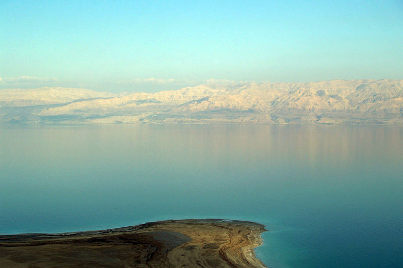 https://commons.wikimedia.org/wiki/File:Dead_Sea_by_David_Shankbone.jpg