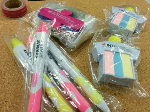 参加大学からのプレゼント